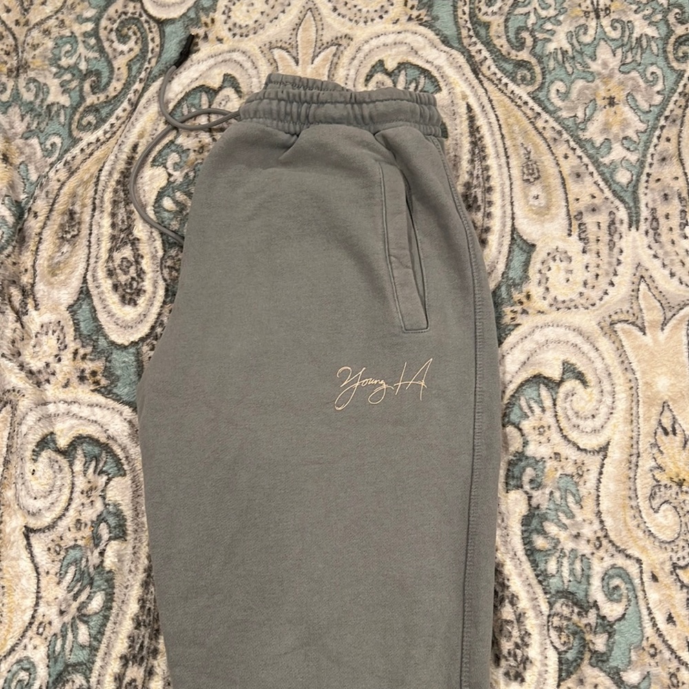 Young LA mens joggers size XL